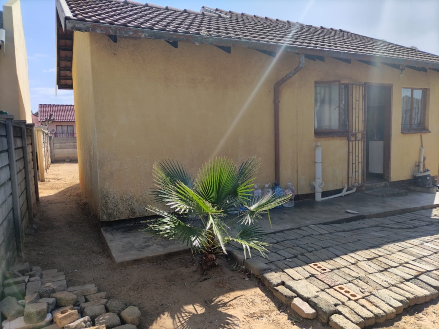 2 Bedroom Property for Sale in Tlhabane West North West
